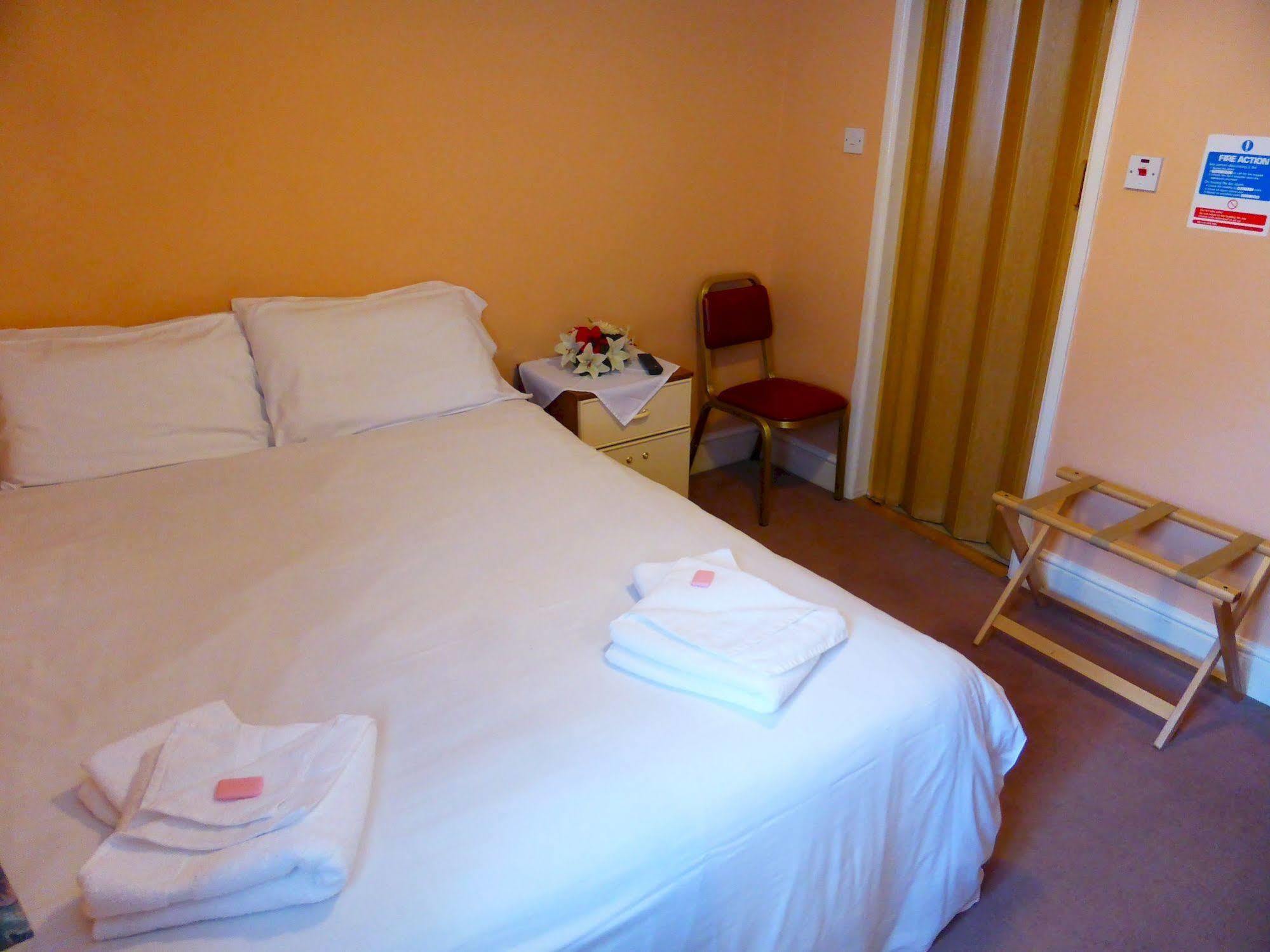 Hotel Dinara Birmingham Esterno foto