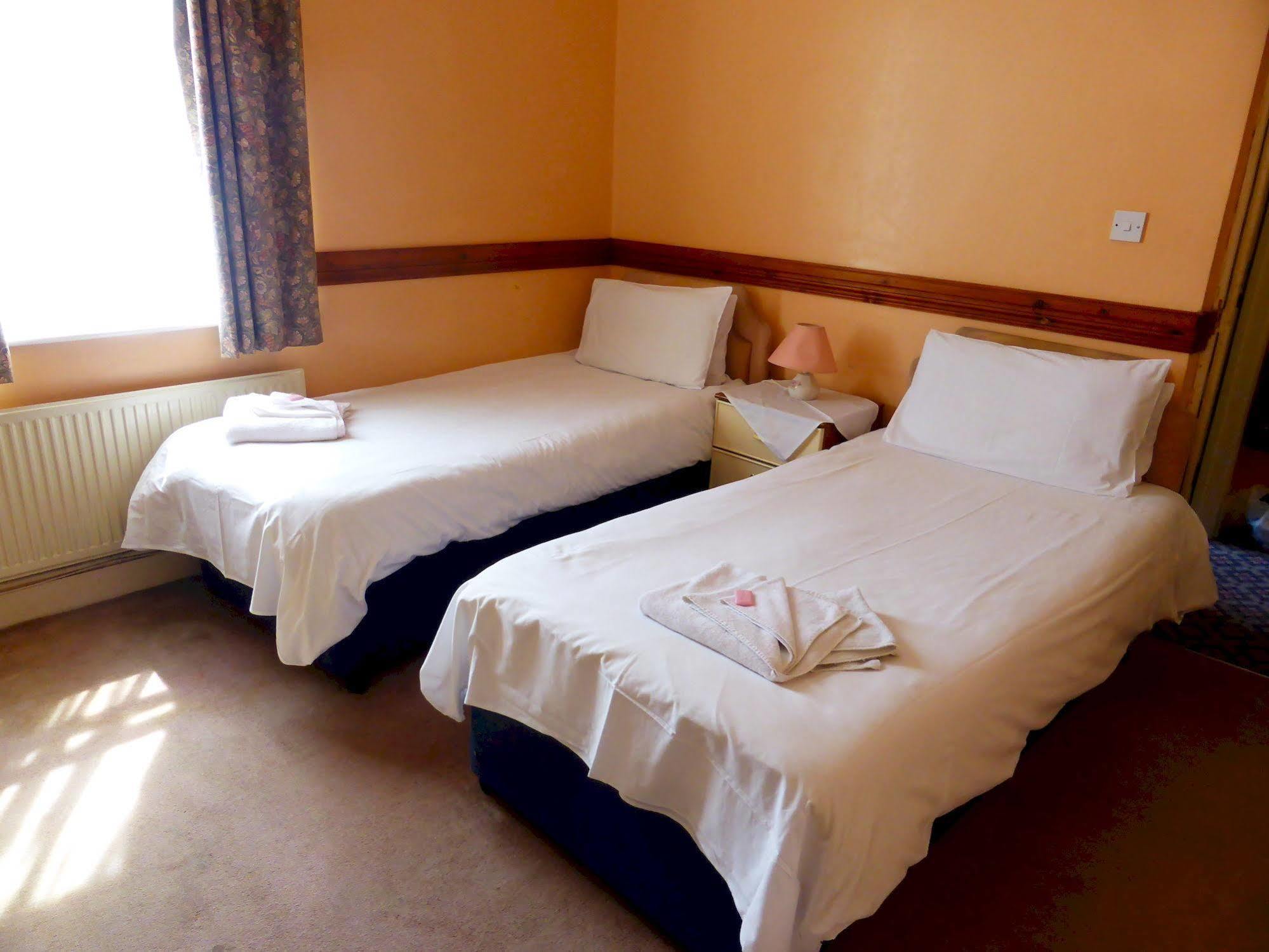 Hotel Dinara Birmingham Esterno foto