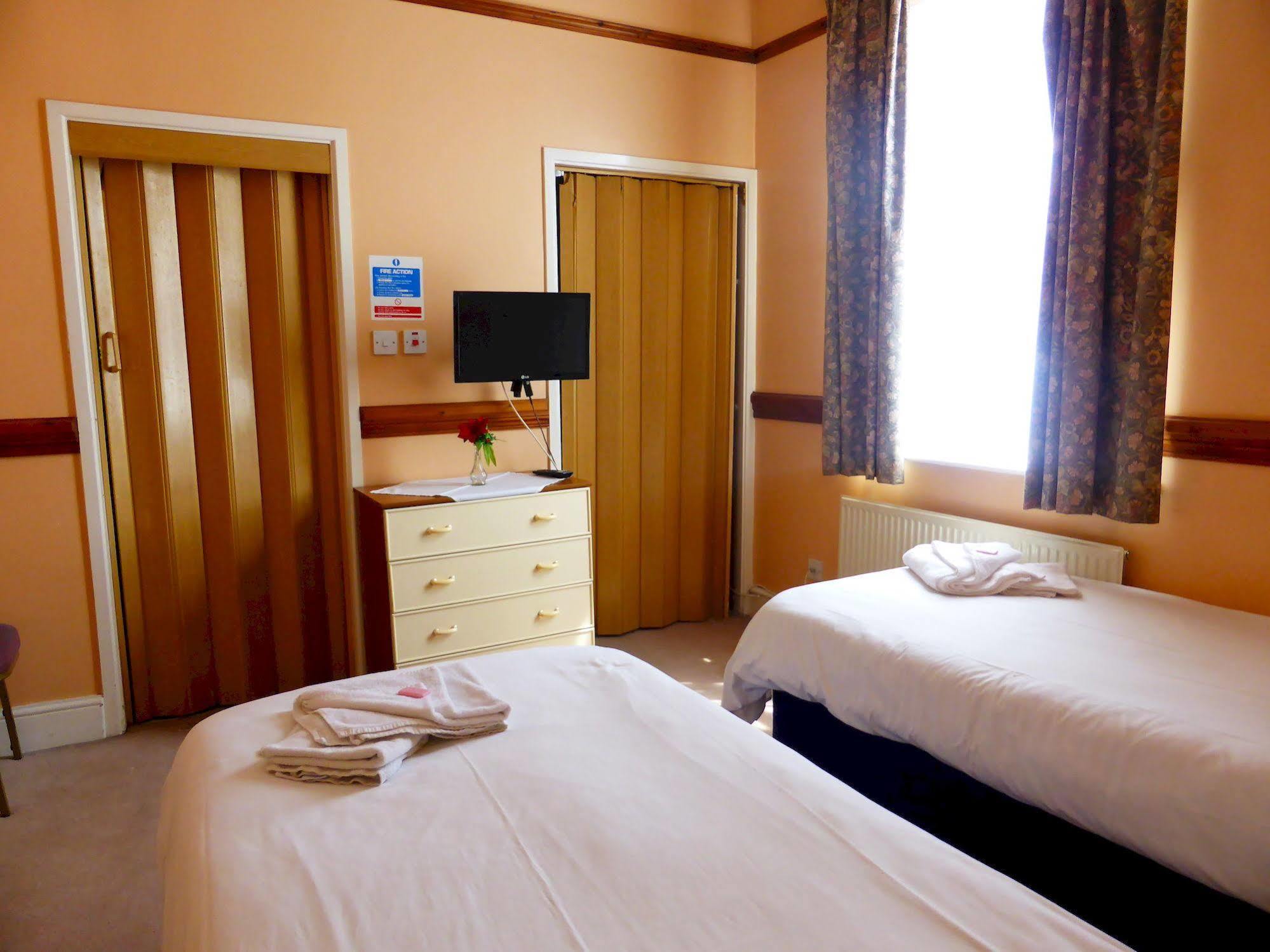Hotel Dinara Birmingham Esterno foto